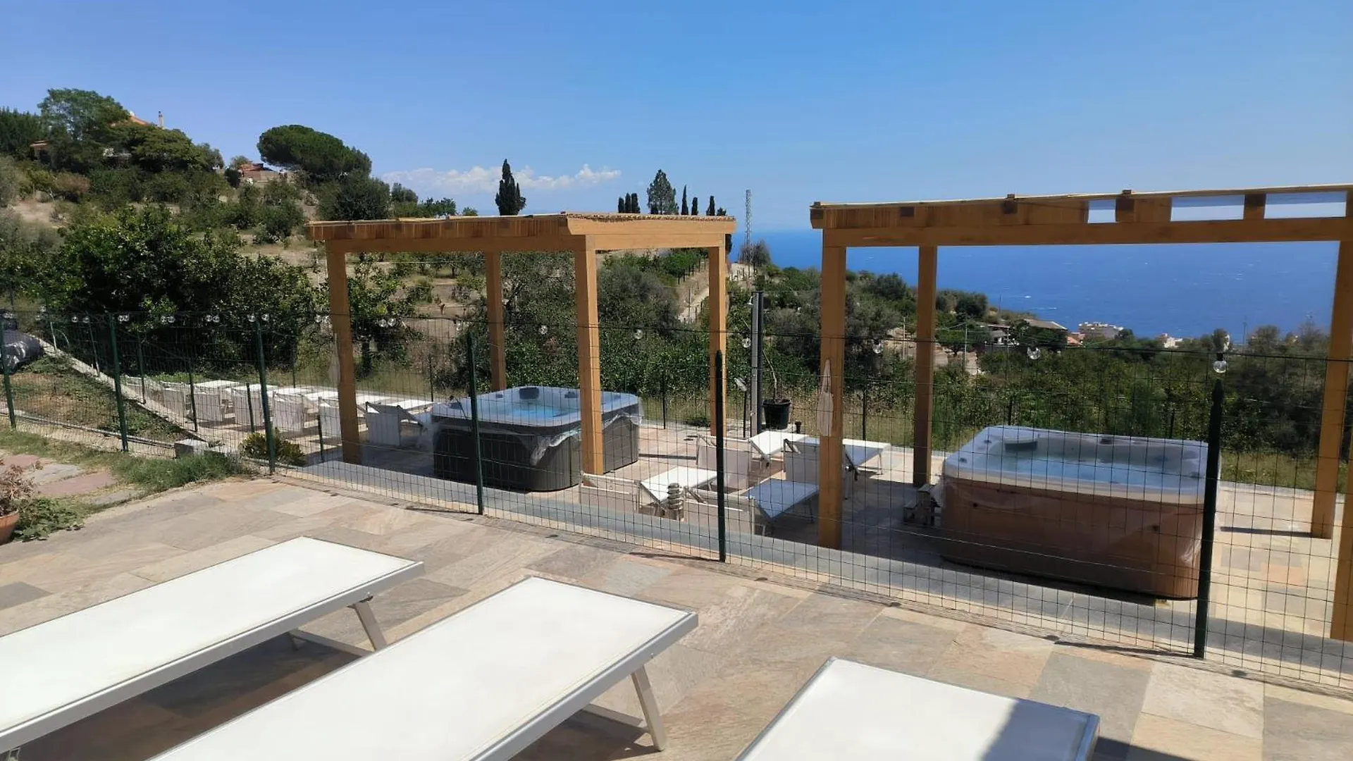 Aparthotel Casal Trinacria Santa Teresa Di Riva