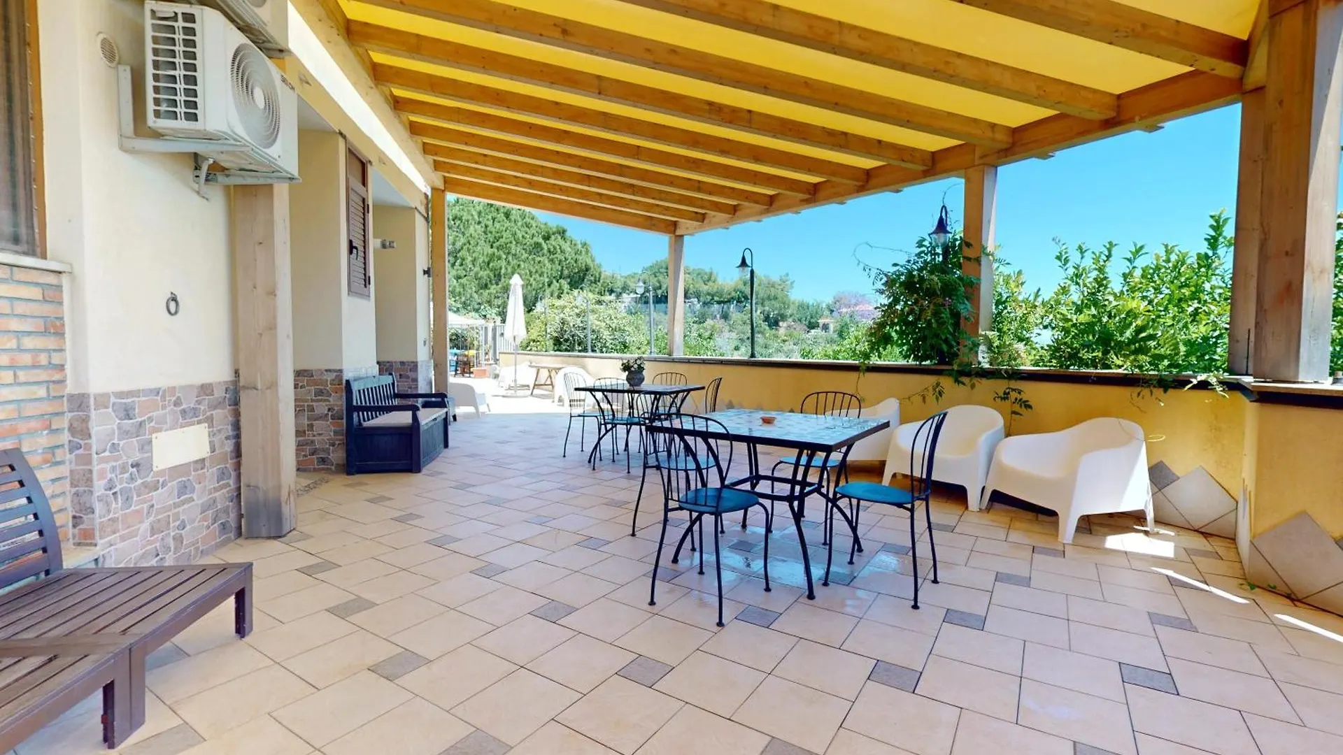 Aparthotel Casal Trinacria Santa Teresa Di Riva Italia